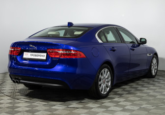 Подержанный автомобиль Jaguar XE 2016 года (5 фото)