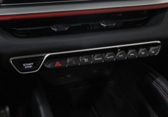 Подержанный автомобиль Geely Coolray 2023 года (19 фото)