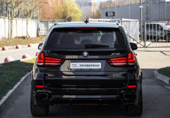 Подержанный автомобиль BMW X5 2017 года (6 фото)