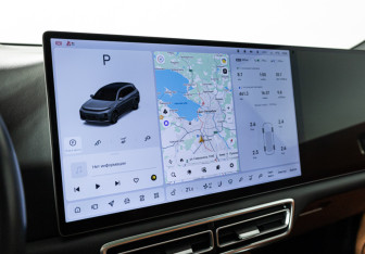 Подержанный автомобиль LiXiang L7 2024 года (22 фото)