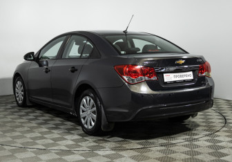 Подержанный автомобиль Chevrolet Cruze Sedan 2014 года (7 фото)