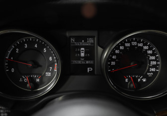 Подержанный автомобиль Jeep Grand Cherokee 2012 года (13 фото)