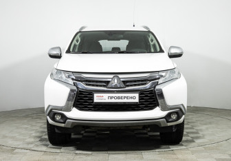 Подержанный автомобиль Mitsubishi Pajero Sport 2018 года (2 фото)