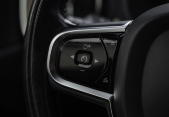 Подержанный автомобиль Volvo XC60 2020 года (13 фото)