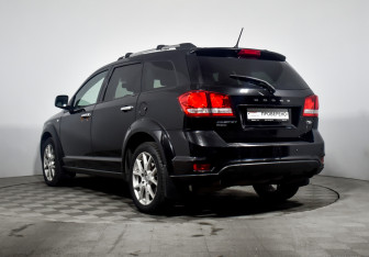 Подержанный автомобиль Dodge Journey 2011 года (7 фото)