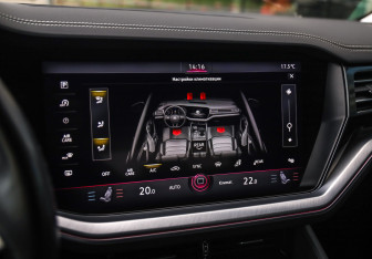 Подержанный автомобиль Volkswagen Touareg 2019 года (17 фото)