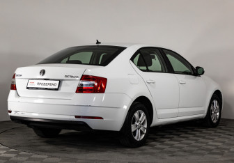 Подержанный автомобиль Skoda Octavia Liftback 2017 года (5 фото)