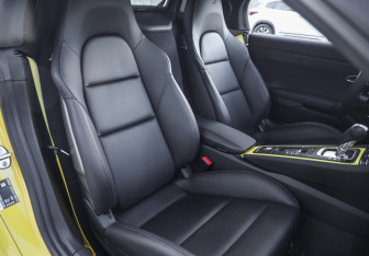 Подержанный автомобиль Porsche Boxster 2020 года (33 фото)
