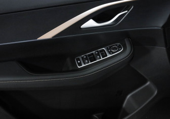 Подержанный автомобиль Omoda C5 2023 года (24 фото)