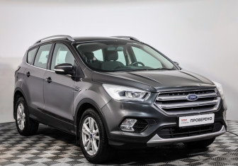 Подержанный автомобиль Ford Kuga 2017 года (3 фото)