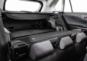 Подержанный автомобиль Toyota RAV4 2020 года (27 фото)