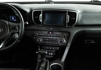 Подержанный автомобиль Kia Sportage 2017 года (14 фото)
