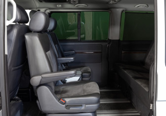Подержанный автомобиль Volkswagen Multivan 2010 года (17 фото)