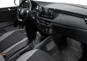 Подержанный автомобиль Skoda Rapid Liftback 2020 года (13 фото)