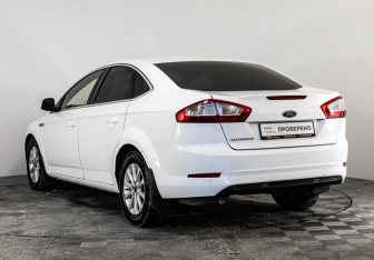 Подержанный автомобиль Ford Mondeo Sedan 2013 года (7 фото)