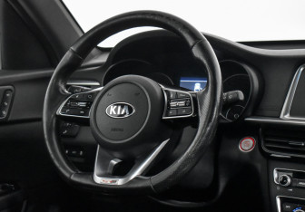 Подержанный автомобиль Kia Optima Sedan 2018 года (15 фото)