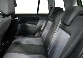 Подержанный автомобиль Ford Fusion 2007 года (12 фото)