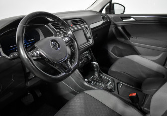 Подержанный автомобиль Volkswagen Tiguan 2016 года (9 фото)