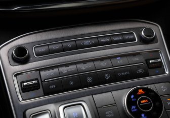 Подержанный автомобиль Hyundai Santa Fe 2022 года (18 фото)