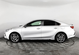 Подержанный автомобиль Kia Cerato Sedan 2020 года (8 фото)