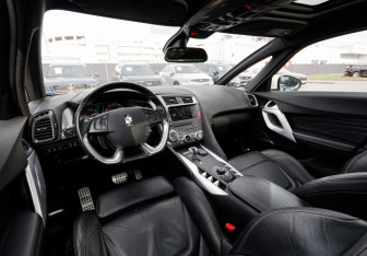 Подержанный автомобиль Citroen DS5 2013 года (8 фото)