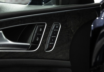 Подержанный автомобиль Audi A6 Sedan 2017 года (16 фото)