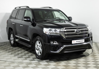 Подержанный автомобиль Toyota Land Cruiser Suv 2016 года (2 фото)