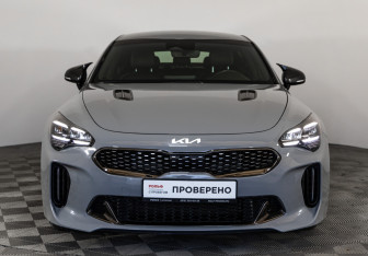Подержанный автомобиль Kia Stinger 2021 года (2 фото)
