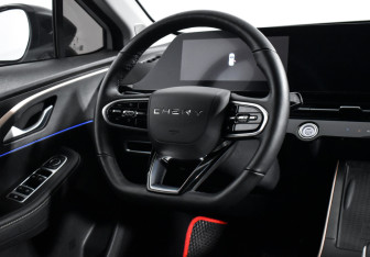 Подержанный автомобиль Omoda C5 2023 года (16 фото)