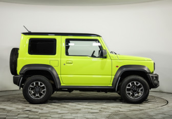Подержанный автомобиль Suzuki Jimny 2021 года (4 фото)