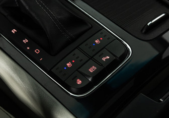 Подержанный автомобиль Kia Carnival 2017 года (20 фото)