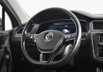Подержанный автомобиль Volkswagen Tiguan 2018 года (14 фото)