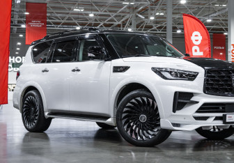Подержанный автомобиль Infiniti QX80 2021 года (5 фото)