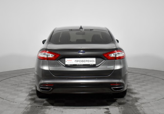 Подержанный автомобиль Ford Mondeo Sedan 2017 года (6 фото)