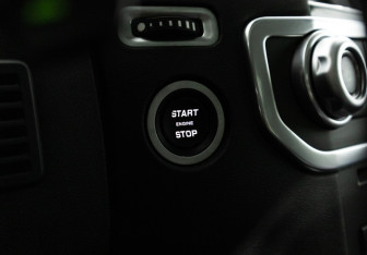 Подержанный автомобиль Land Rover Discovery 2014 года (19 фото)