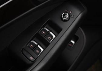 Подержанный автомобиль Audi Q5 2014 года (21 фото)