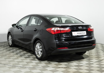 Подержанный автомобиль Kia Cerato Sedan 2013 года (7 фото)