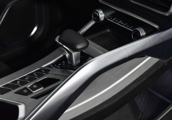 Подержанный автомобиль Geely Coolray 2022 года (16 фото)