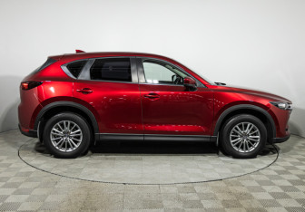 Подержанный автомобиль Mazda CX-5 2017 года (4 фото)