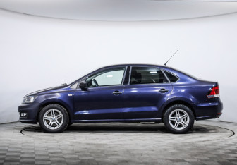 Подержанный автомобиль Volkswagen Polo Sedan 2016 года (8 фото)