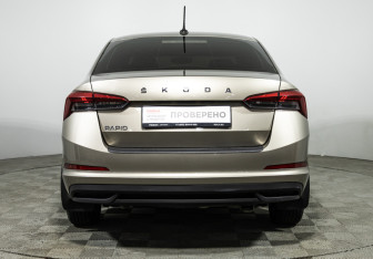 Подержанный автомобиль Skoda Rapid Liftback 2020 года (6 фото)
