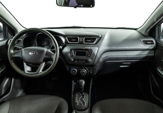 Подержанный автомобиль Kia Rio Sedan 2014 года (13 фото)