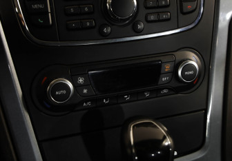 Подержанный автомобиль Ford Mondeo Sedan 2010 года (14 фото)