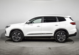 Подержанный автомобиль Chery Tiggo 8 Pro Max 2023 года (8 фото)