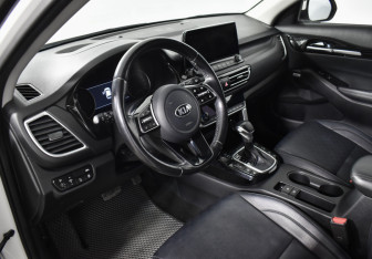 Подержанный автомобиль Kia Seltos 2020 года (9 фото)