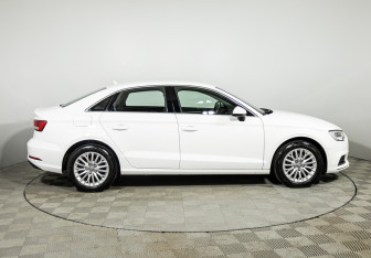Подержанный автомобиль Audi A3 Sedan 2018 года (4 фото)