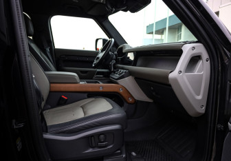 Подержанный автомобиль Land Rover Defender Suv 2021 года (28 фото)
