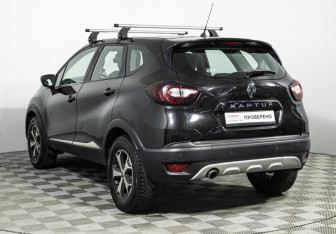 Подержанный автомобиль Renault Kaptur 2018 года (7 фото)