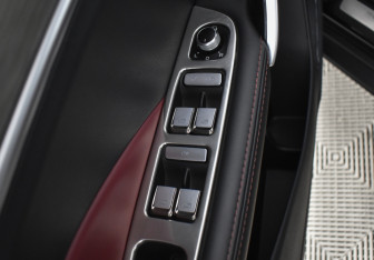 Подержанный автомобиль Geely Coolray 2021 года (21 фото)