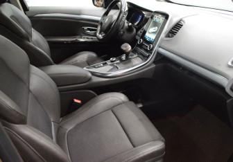 Подержанный автомобиль Renault Espace 2016 года (12 фото)